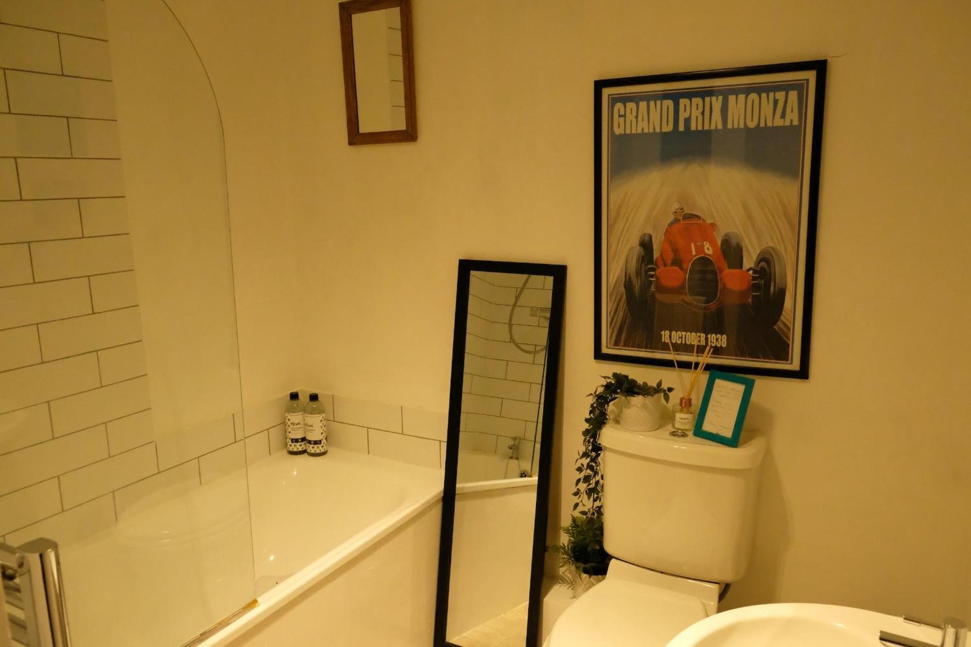 Spacious City Centre Apartment Bath Exterior foto